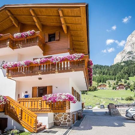 Garni Edera Hotel Corvara In Badia Bagian luar foto