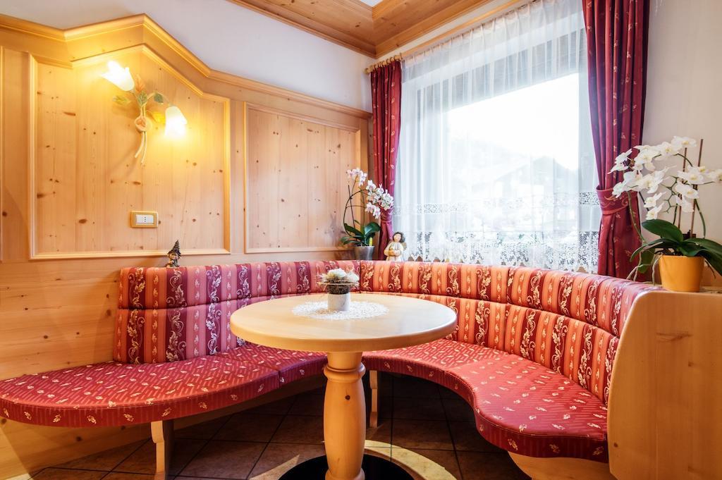 Garni Edera Hotel Corvara In Badia Bagian luar foto